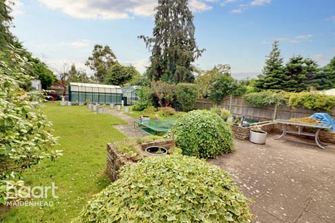 2 bedroom detached bungalow for sale, Cookham Road, Maidenhead