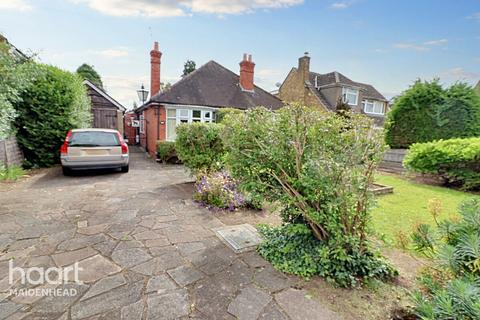 2 bedroom detached bungalow for sale, Cookham Road, Maidenhead