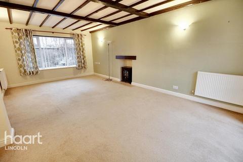 3 bedroom detached house for sale, Middle Street, Duston