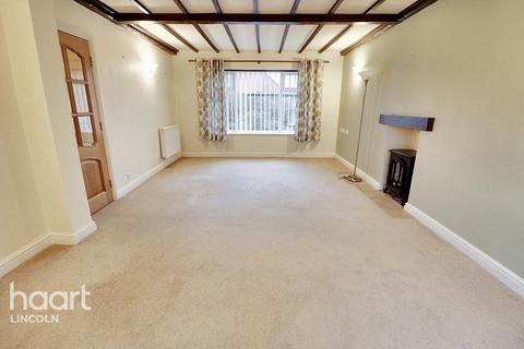 3 bedroom detached house for sale, Middle Street, Duston