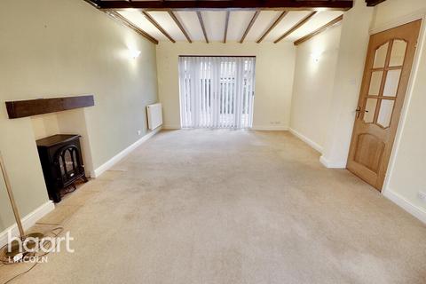 3 bedroom detached house for sale, Middle Street, Duston