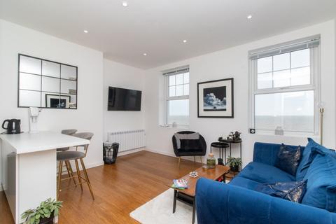 2 bedroom flat for sale, Lewis Crescent, Cliftonville, CT9