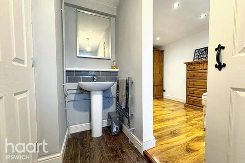 16 Netley Close, Ipswich, IP2 9YB
