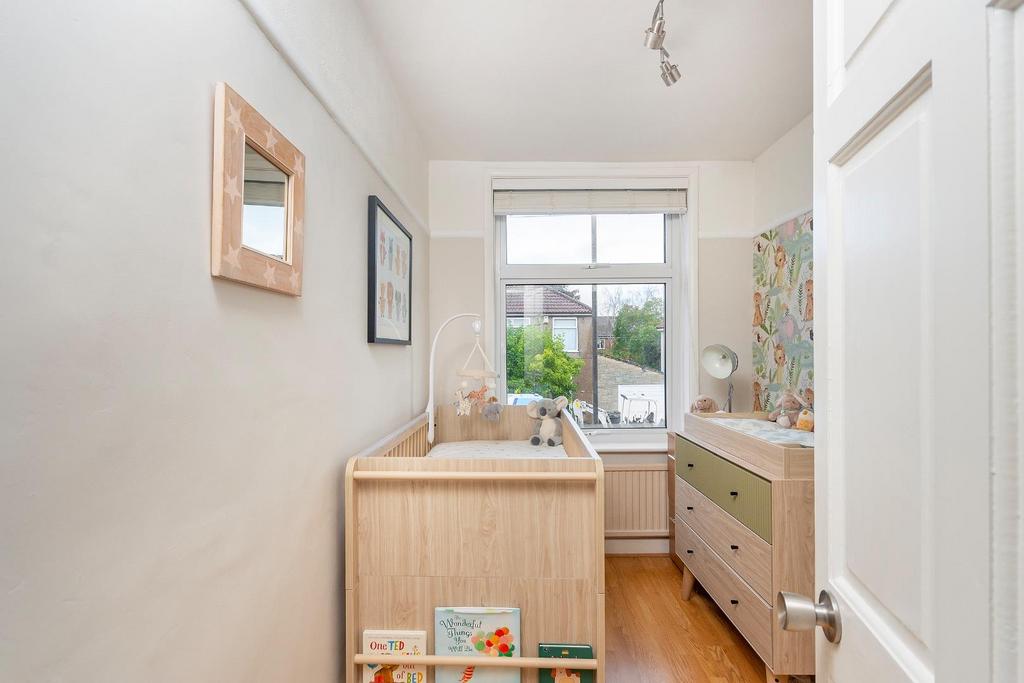 8 T5 RHD - Bedroom M.jpg