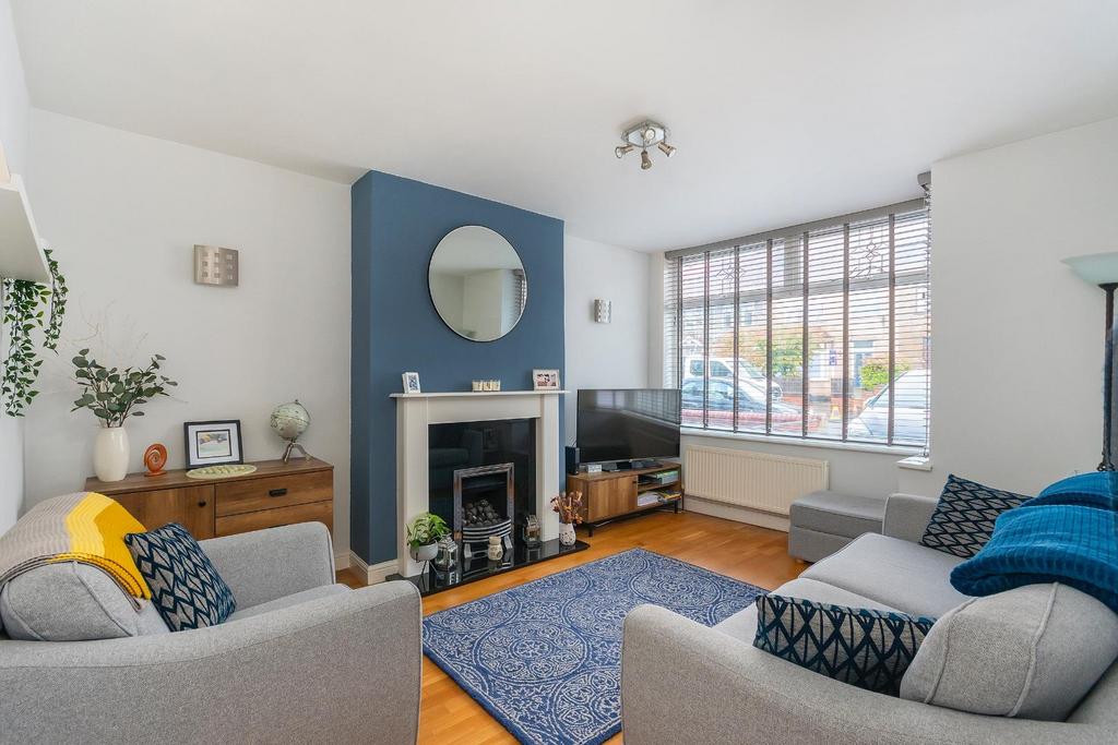 8 T5 RHD - Living Room B.jpg