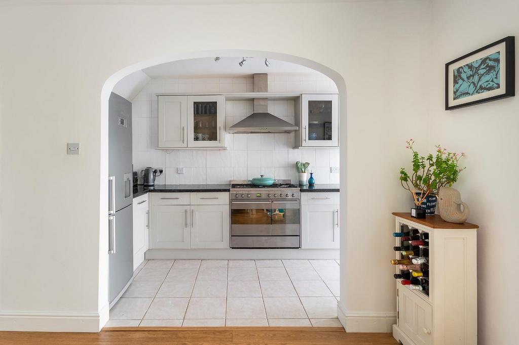 8 T5 RHD - Kitchen D.jpg