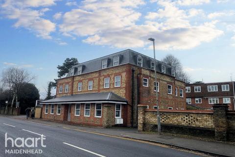 1 bedroom apartment for sale, Station Road, Bourne End