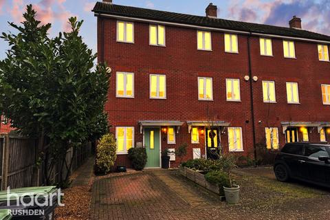 3 bedroom end of terrace house for sale, Castlefields Close, Rushden