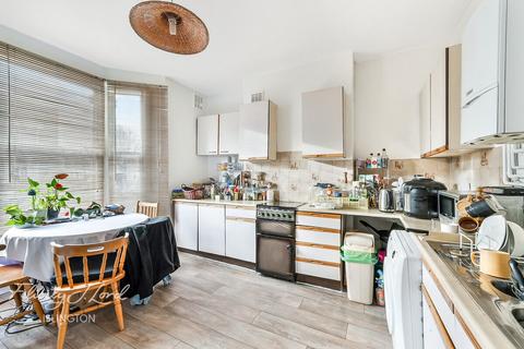 3 bedroom flat for sale, Mountgrove Road, London, N5