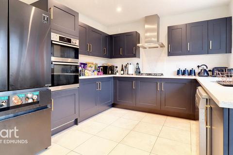 4 bedroom detached house for sale, Kenmare Close, Bury St Edmunds