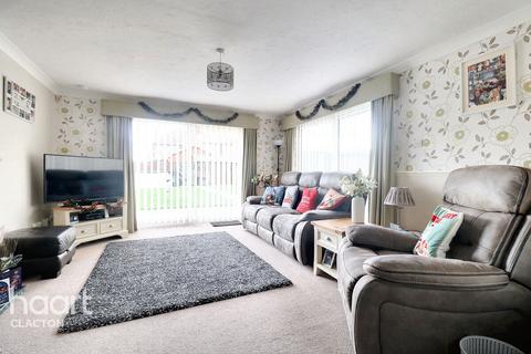 3 bedroom detached house for sale, Colchester Road, Clacton-On-Sea