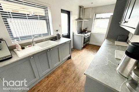 4 bedroom semi-detached house for sale, The Banks, Northampton