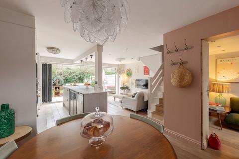 4 bedroom terraced house for sale, Arundel Close, London SW11