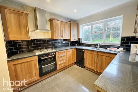 5 bedroom detached house for sale, Egret Crescent, Colchester