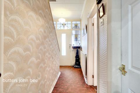 3 bedroom semi-detached house for sale, Chell Green Avenue, Stoke-On-Trent ST6 7JY