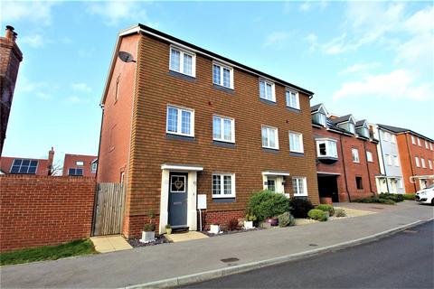 4 bedroom house for sale, Jubilee Drive, Church Crookham, Fleet, Hampshire, GU52