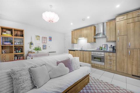 1 bedroom flat for sale, 83 High Street, Hornsey N8