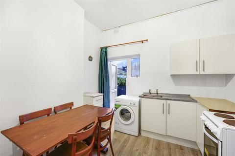 1 bedroom flat for sale, Courcy Road, London N8