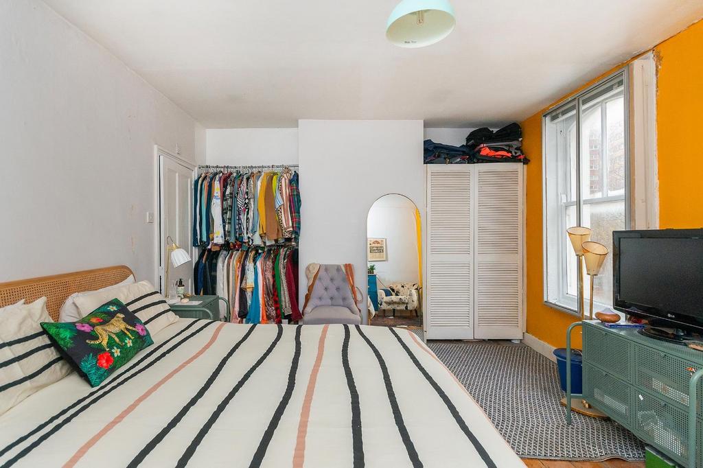4 C2 SEN - Bedroom C.jpg