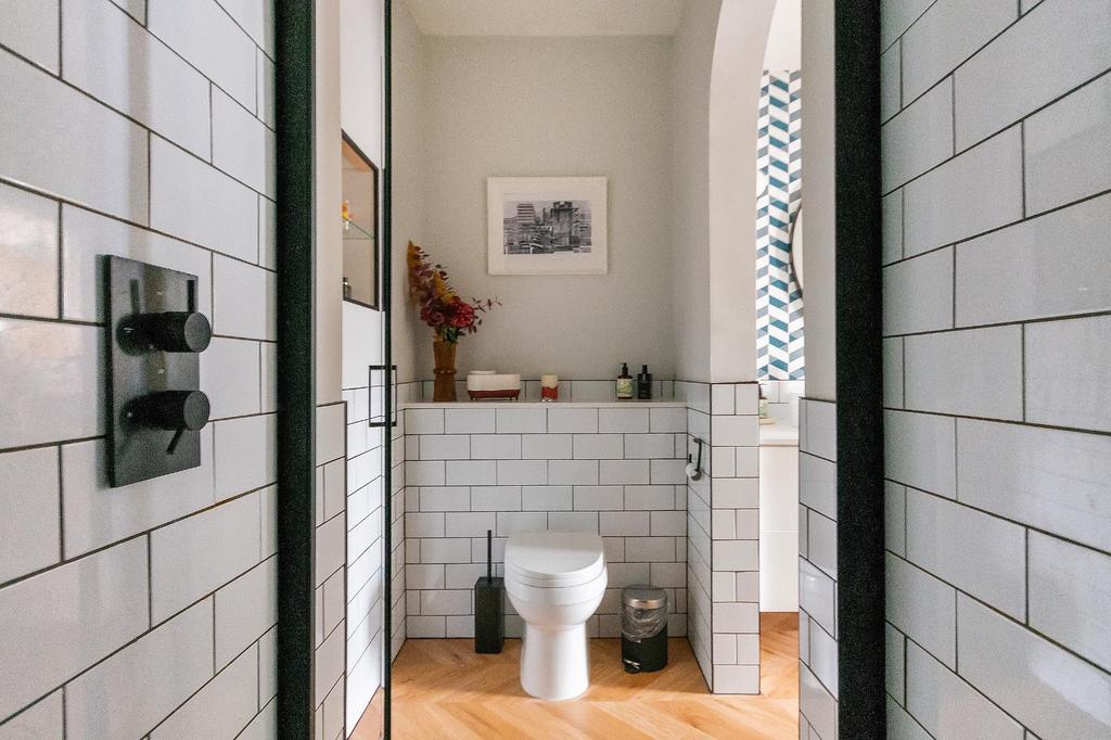 4 C2 SEN - Ensuite A.jpg