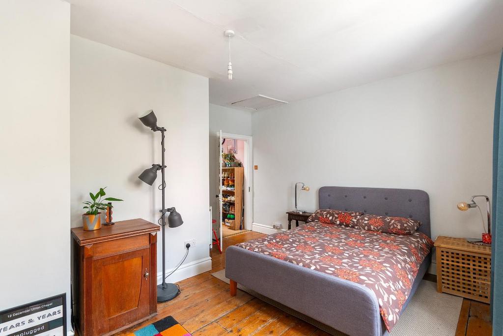 4 C2 SEN - Bedroom F.jpg