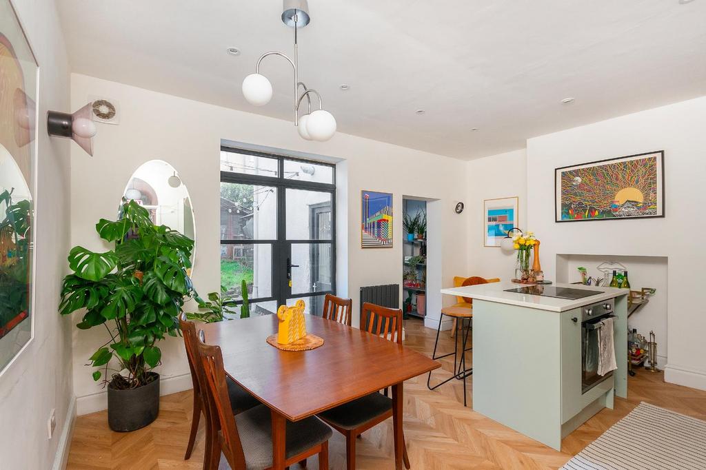 4 C2 SEN - Kitchen Diner L.jpg