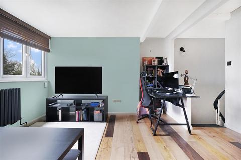 1 bedroom flat for sale, Alexandra Road, London N8