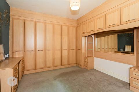 377 Plodder Lane, Farnworth, Bolton, BL4 0JU