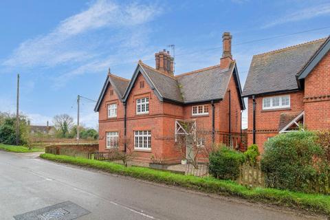 3 bedroom cottage for sale, Hambleden, Henley-On-Thames, RG9