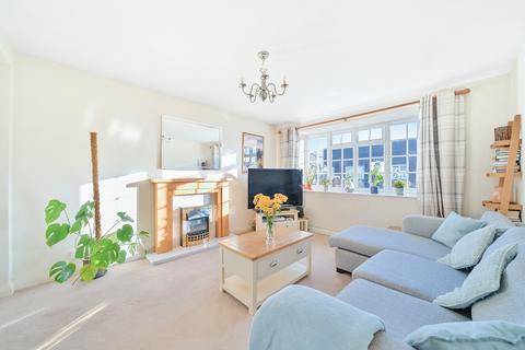 2 bedroom flat for sale, Grosvenor Court, Guildford, GU4