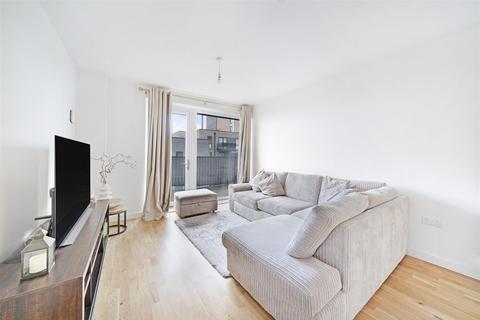 2 bedroom apartment for sale, Hampden Road, London N8