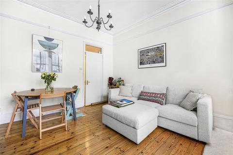 2 bedroom flat for sale, Hillfield Avenue, London N8