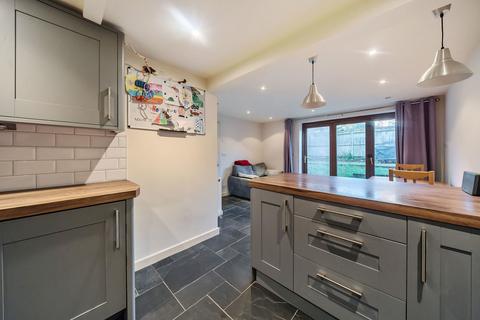 42 Upper Close, Forest Row, RH18 5DX