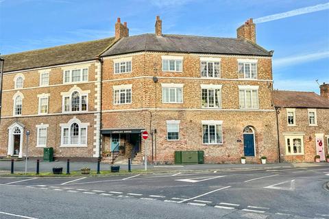 3 bedroom townhouse for sale, Long Street, Easingwold, York