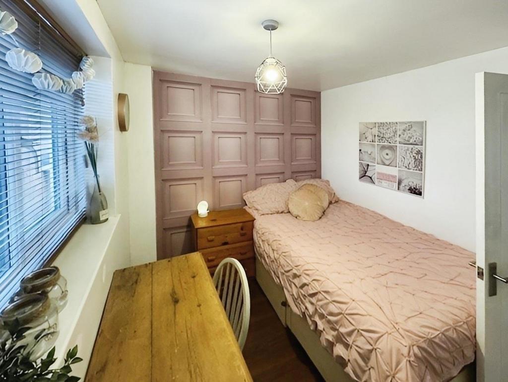 14d7dad6-Bedroom4.jpg
