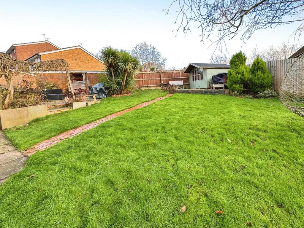 E4412a74-gardenside.jpg