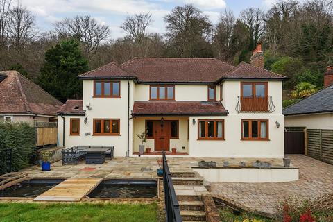 20 Stuart Road, Warlingham, CR6 9JH
