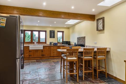 20 Stuart Road, Warlingham, CR6 9JH