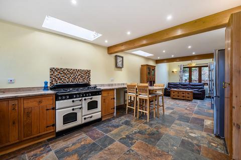 20 Stuart Road, Warlingham, CR6 9JH