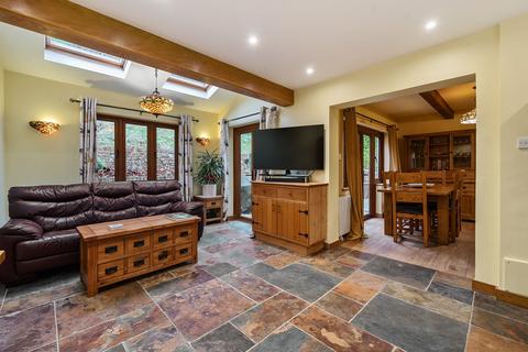 20 Stuart Road, Warlingham, CR6 9JH