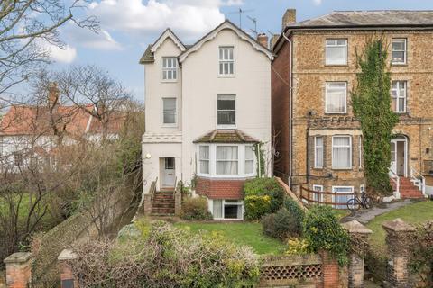 Waterden Road, Guildford, GU1