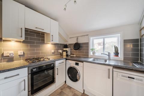 2 bedroom flat for sale, Waterden Road, Guildford, GU1