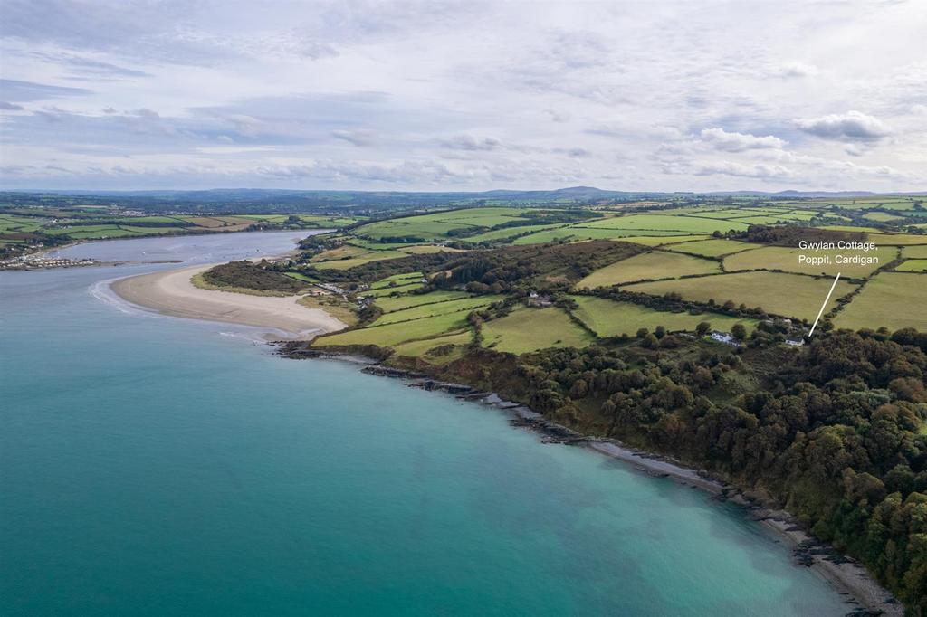 Gwylan Cottage, Poppit, Cardigan - Drone &amp; Elevate