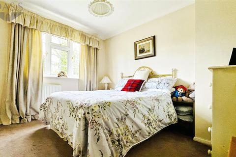 3 bedroom semi-detached house for sale, Berkeley Close, Staines-upon-Thames TW19