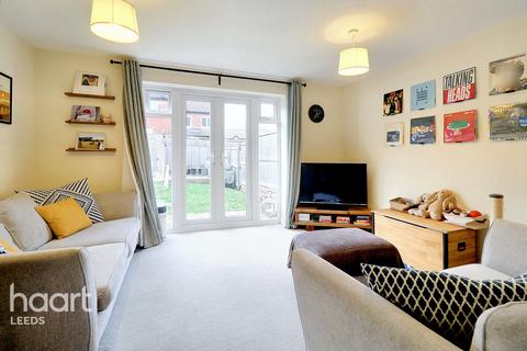 3 bedroom townhouse for sale, Honeybourne Road, Leeds