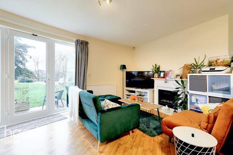 2 bedroom flat for sale, Lidgett Lane, LEEDS