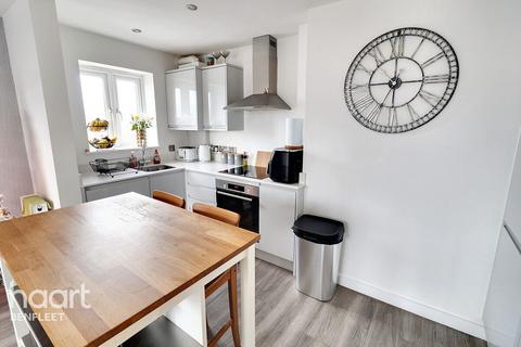 2 bedroom flat for sale, Kiln Road, Benfleet