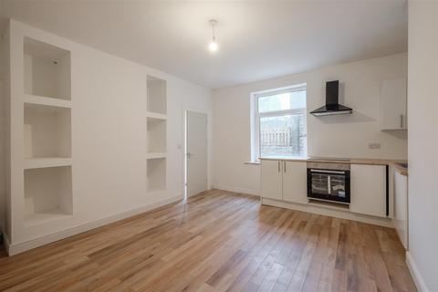 2 bedroom terraced house for sale, Burfitts Road, Huddersfield, HD3 4YN