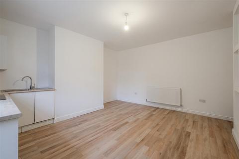 2 bedroom terraced house for sale, Burfitts Road, Huddersfield, HD3 4YN