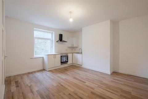 2 bedroom terraced house for sale, Burfitts Road, Huddersfield, HD3 4YN